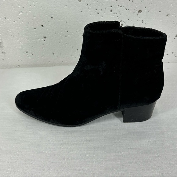 Joie Women’s size 3 7/ 7 Fenella Black Velvet Ankle Boots Booties - Picture 10 of 17